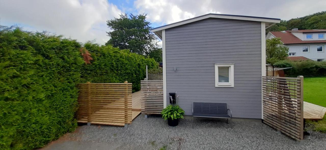 Tiny Grey House With Loft, 15 Min From City Center Gothenburg Ngoại thất bức ảnh