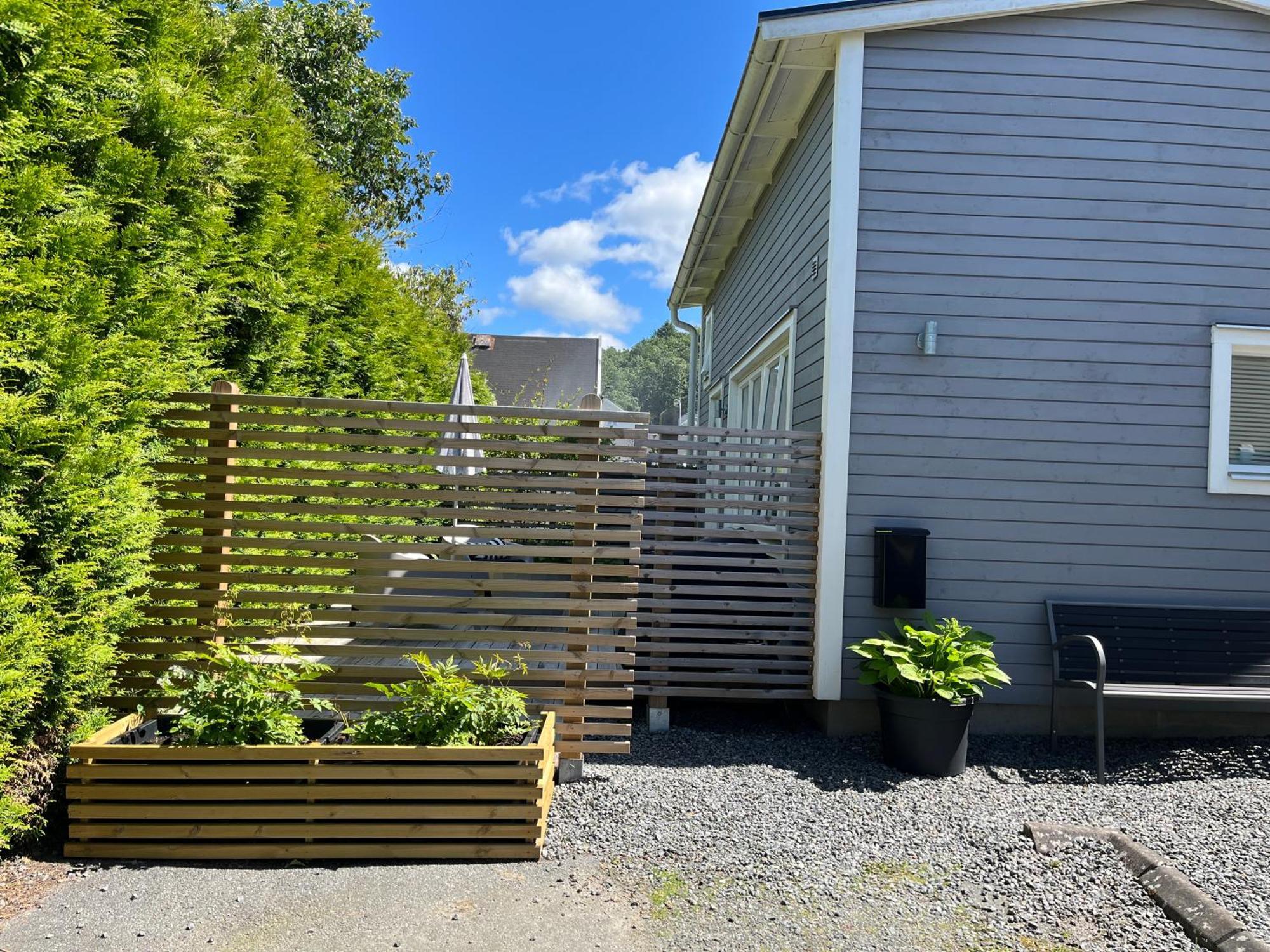 Tiny Grey House With Loft, 15 Min From City Center Gothenburg Ngoại thất bức ảnh